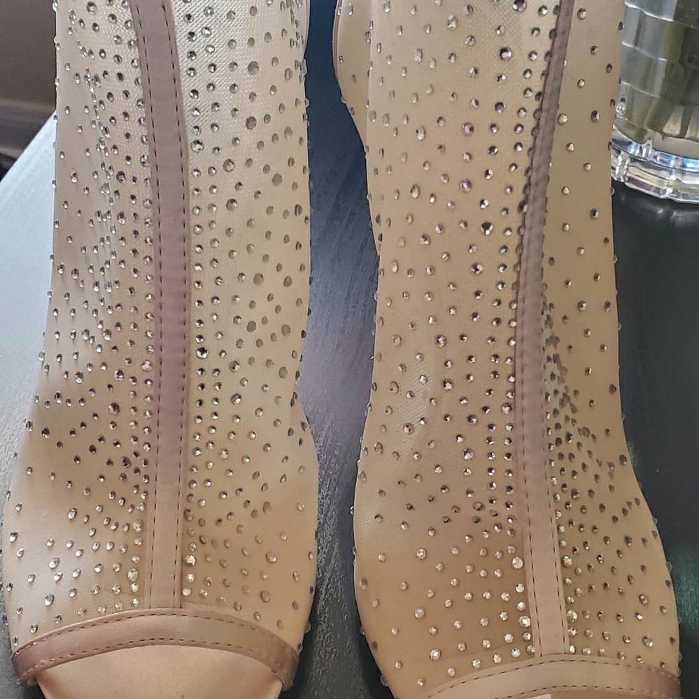 Badgley Mischka Jewel Heeled Cut Out Booties
